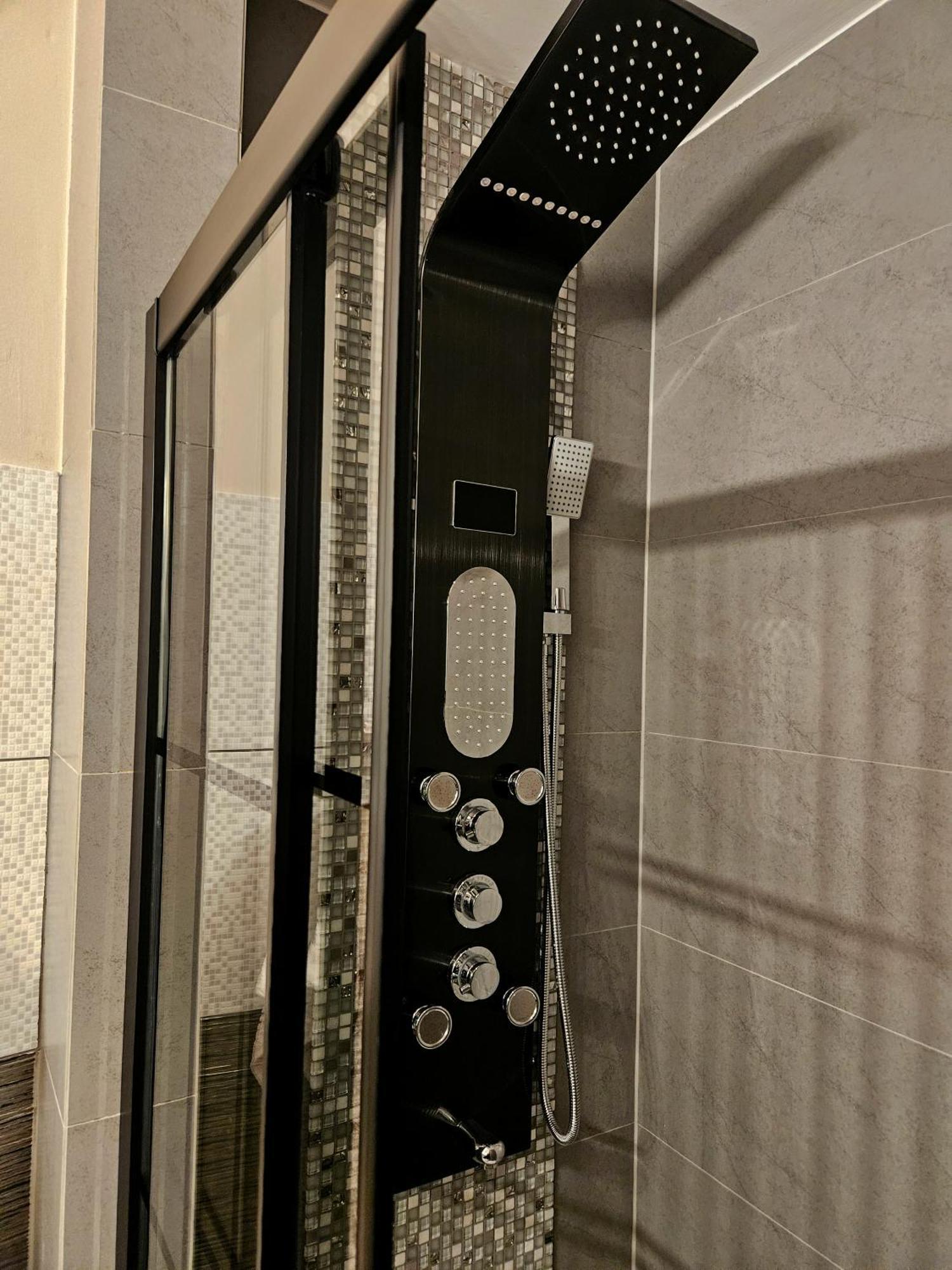 Sara -Mikolajska - Rynek - Netflix Hydromassage Cracóvia Exterior foto